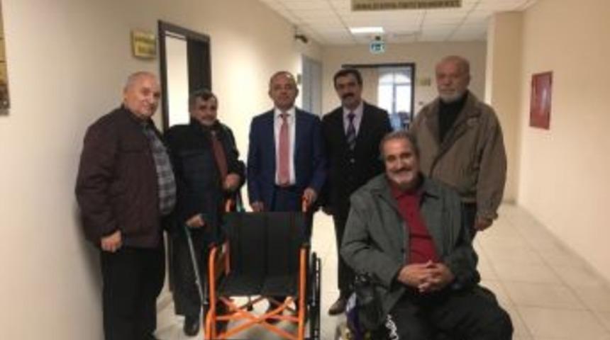 Burhaniye&rsquo;de Engelli Ve Yaşlı Vatandaşlara Anlamlı Hediye