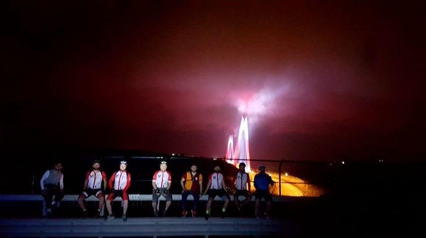 (&ouml;zel) Yavuz Sultan Selim K&ouml;pr&uuml;s&uuml; Manzarasıyla Şampiyonluğu Kutladılar