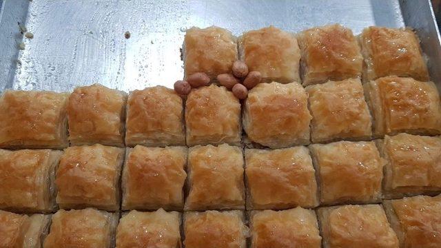 Antep Fıstığı Fiyatları Uçunca Yer Fıstıklı Baklava Üretti