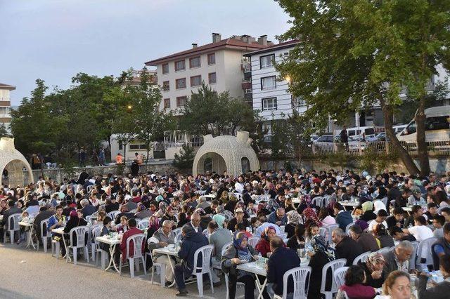 Bakan Soylu, Mamaklılarla İftar Açtı