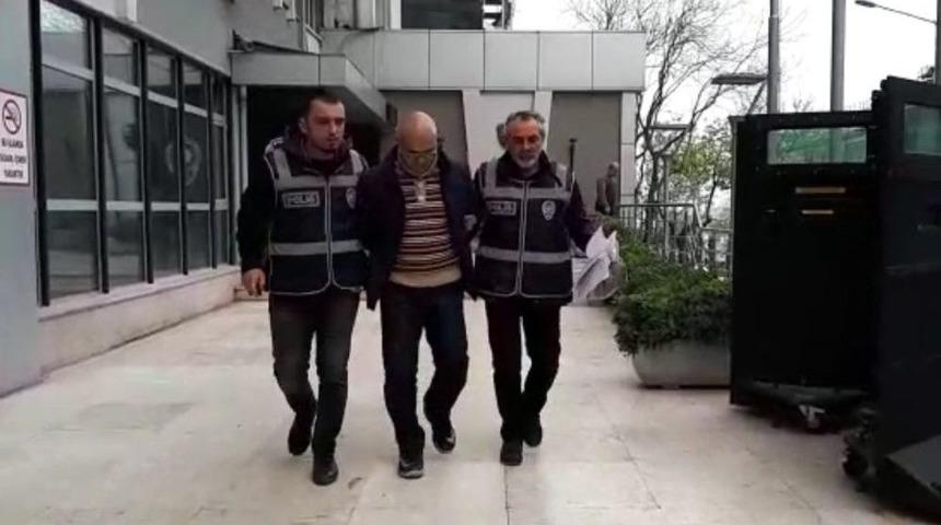 Ellerine Çorap Geçirmiş Hırsız Kıskıvrak Yakalandı