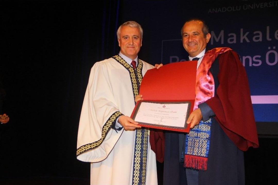 Makale Ve Performans &Ouml;d&uuml;lleri Sahiplerini Buldu