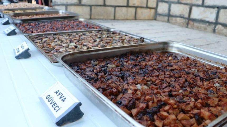 İftar Sofrasını Meyve Yemekleri S&uuml;sledi