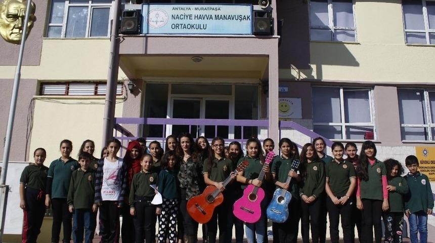 Öğrencilerden Değerler Eğitimi Korosu