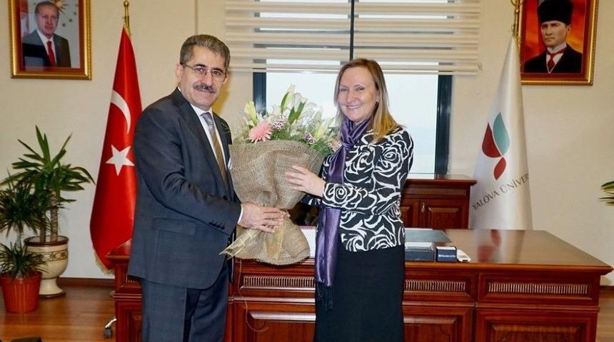 Yalova Üniversitesi Rektörü Cebeci Görevine Başladı