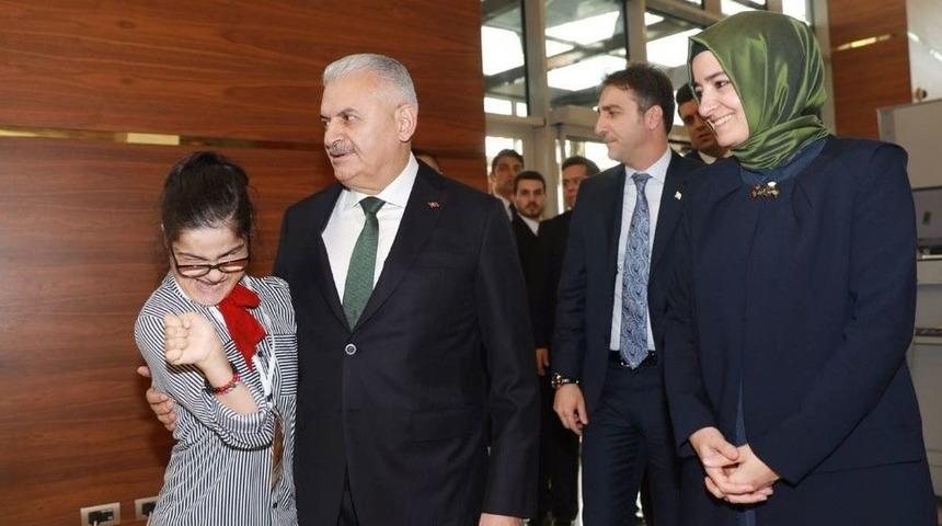 Başbakan Yıldırım: "2018’de 5 Bin Engelli Kardeşimizi İşe Başlatacağız"
