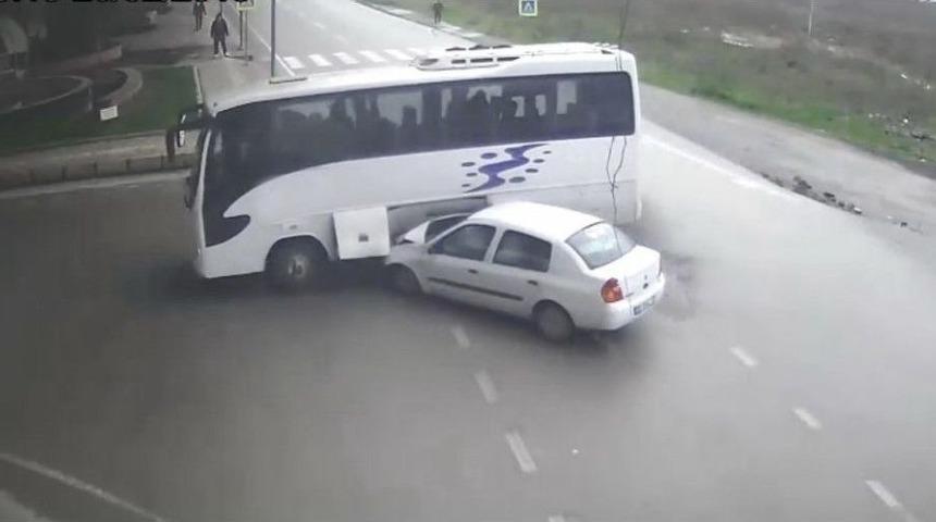Samsun&rsquo;da Trafik Kazaları Şehir Polis Kamerasında