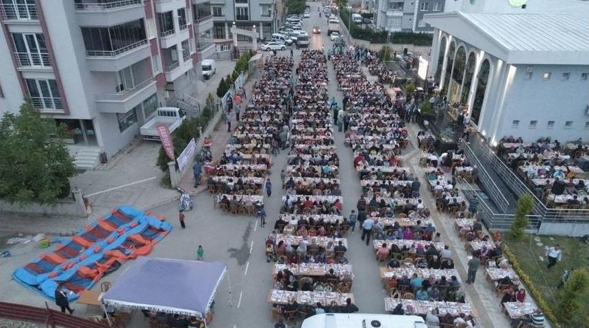 Derebah&ccedil;e&rsquo;de 3 Bin Kişilik Dev İftar