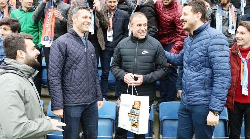 Akademi Lise &Ouml;ğrencileri Başakşehir Spor Kul&uuml;b&uuml;&rsquo;n&uuml; Ziyaret Etti