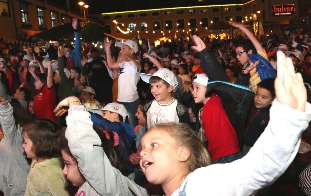 &ldquo;sağlıklı Tayfa, Rafadan Tayfa&rdquo; M&uuml;zikali Samsunlu &Ccedil;ocuklarla Buluştu