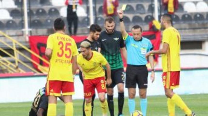 E.yeni Malatyaspor&rsquo;da 2 Futbolcu Cezalı Duruma D&uuml;şt&uuml;