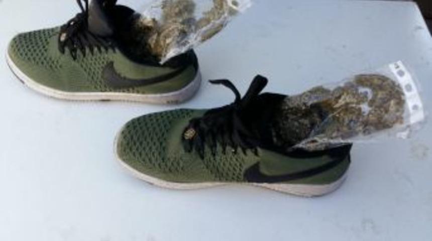 Ayakkabıdan Esrar &Ccedil;ıktı