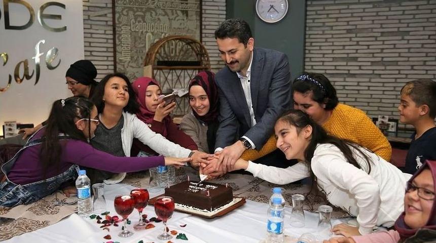 Başkan Eroğlu&rsquo;dan Engelli &Ouml;ğrencilere S&uuml;rpriz Ziyaret