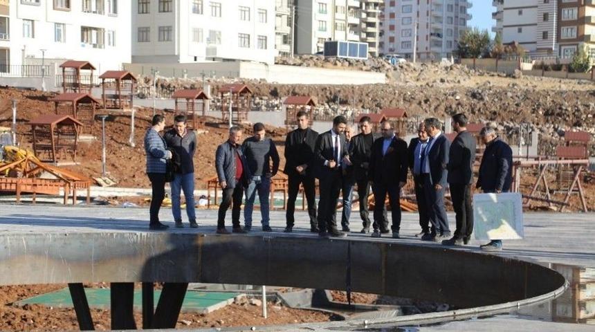 &Ccedil;ift&ccedil;i,&ccedil;ocuk Ve Gen&ccedil;lik Oyun D&uuml;nyası Kompleksinin İnşaat &Ccedil;alışmalarını İnceledi