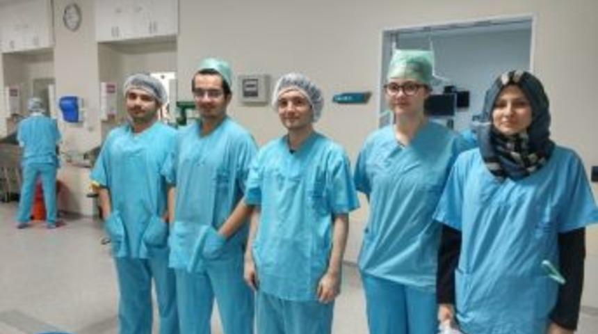 Geleceğin Doktorlarına Ameliyat Tecrübesi