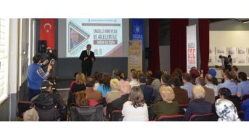 M&uuml;ze Rehberlerine İşaret Dili Dersi