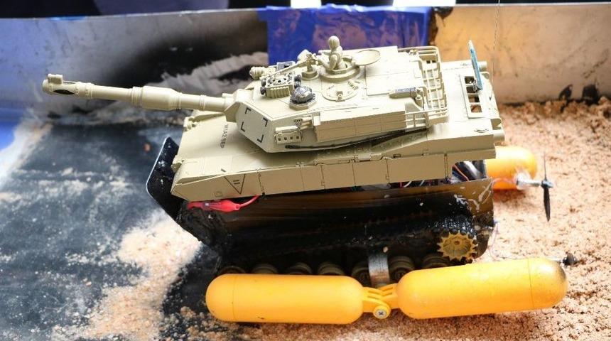 Fatih Sultan Mehmet&rsquo;ten İlham Alarak &rsquo;suda Hareket Edebilen Tank&rsquo; Geliştirdiler