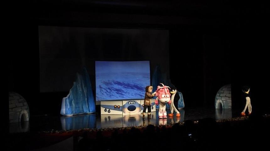 Minikler ‘harika Kanatlar’la Uçtu