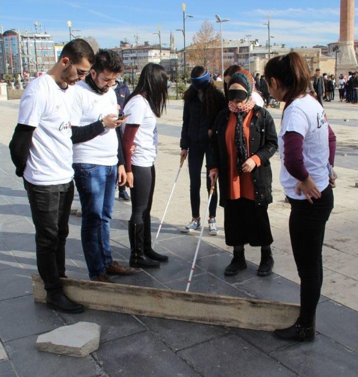 Empati Parkurunda 1 Dakikalığına Engelli Oldular G4