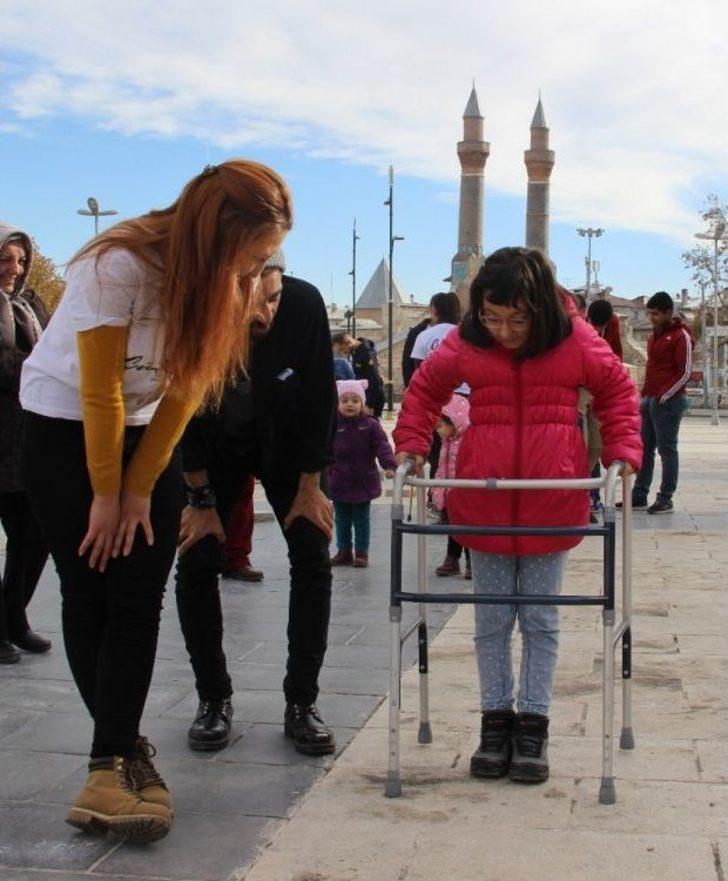 Empati Parkurunda 1 Dakikalığına Engelli Oldular G5