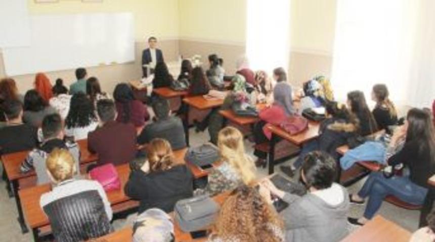 Sekt&ouml;rel Uygulamalar Dersine Kaymakam Kazez Konuk Oldu