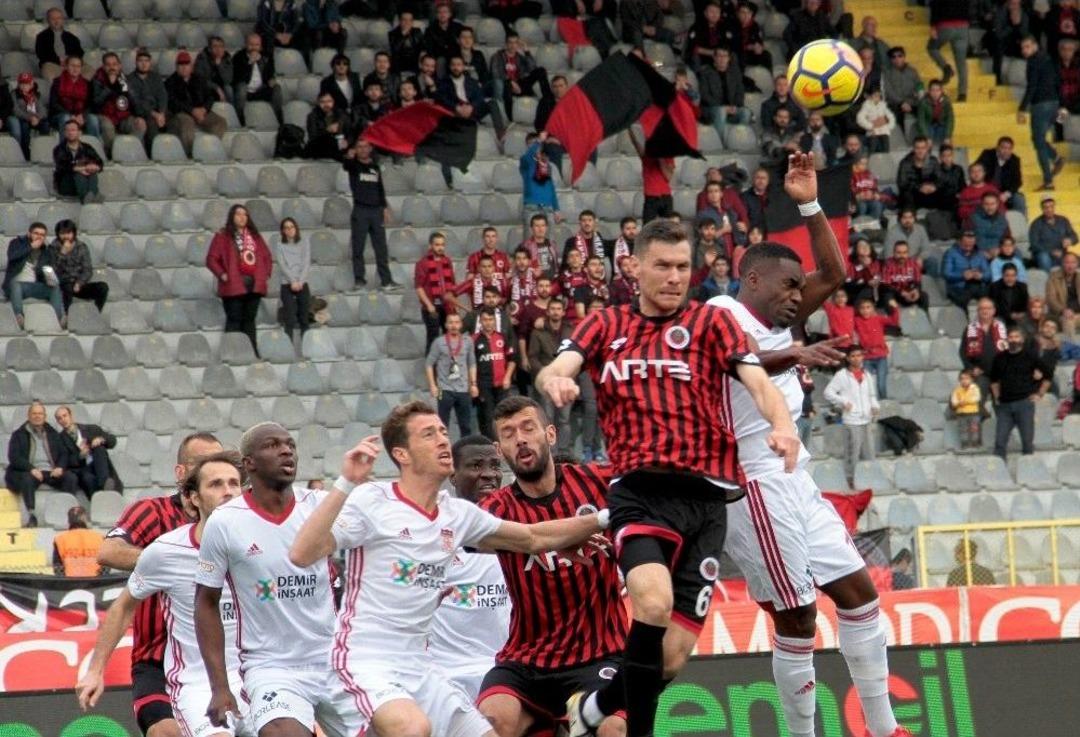 S&uuml;per Lig: Gen&ccedil;lerbirliği: 1 - Sivasspor: (ilk Yarı)