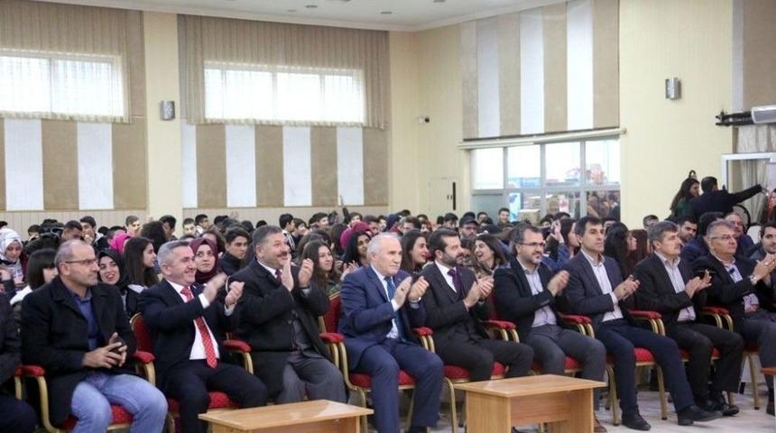 Gürsu’da “bilinçli Aile, Duyarlı Gençlik” Konferansı