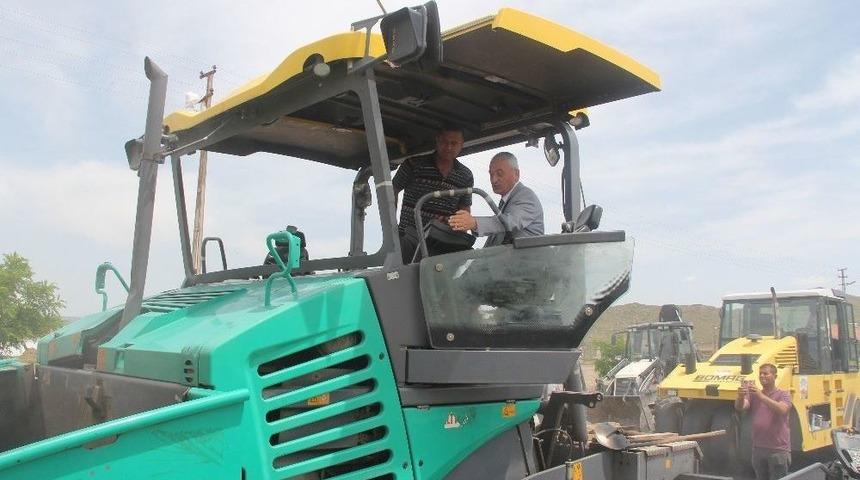 Başkan Karayol, Asfalt &Ccedil;alışmalarını Yerinde İnceledi