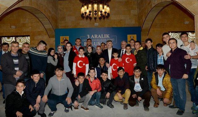 Başkan Akyürek Engelli Dernek Temsilcileri Ve Üyeleriyle Buluştu