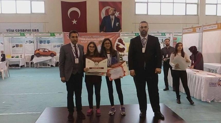 Akçakocalı Öğrencilerden Tübitak Yarışmasında 1.’lik Kazandı