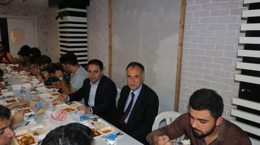 Başkan Türkmen Orucunu ‘iftar Sofrası’nda Açtı