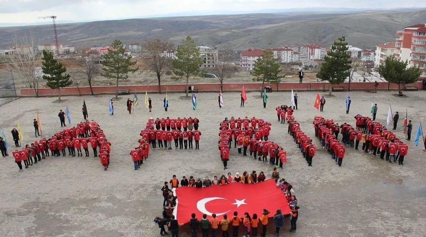 Minik Y&uuml;reklerden Mehmet&ccedil;iğe Destek