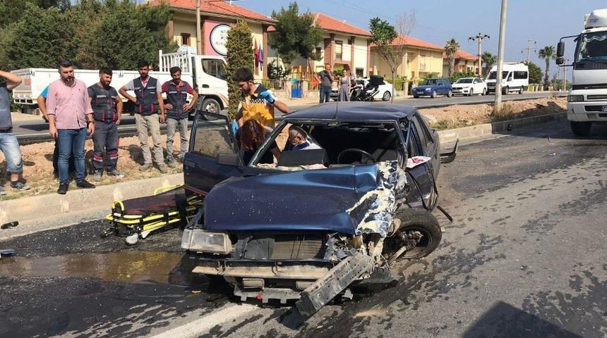 Kuşadası&rsquo;nda Trafik Kazası, 3 Yaralı