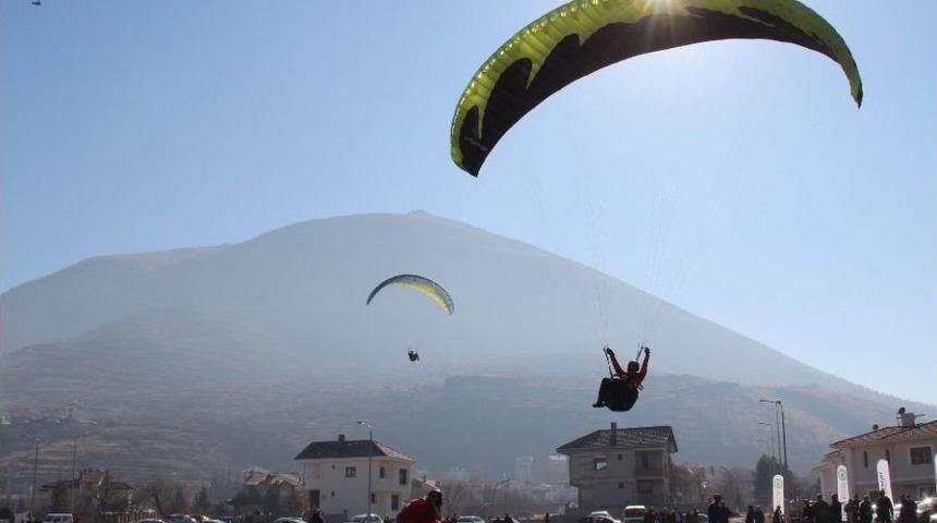 Paraş&uuml;tle U&ccedil;arak Tohum Sa&ccedil;tılar