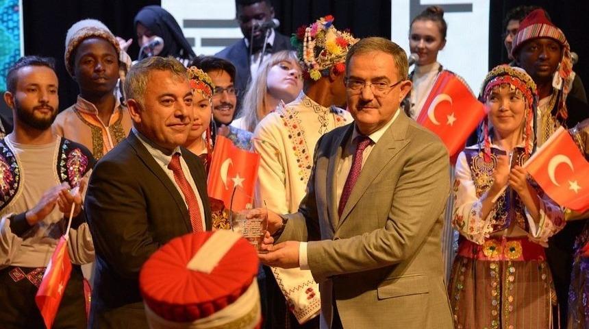 Sel&ccedil;uk T&ouml;mer&rsquo;den &ldquo;t&uuml;rk&ccedil;e Ş&ouml;leni&rdquo;