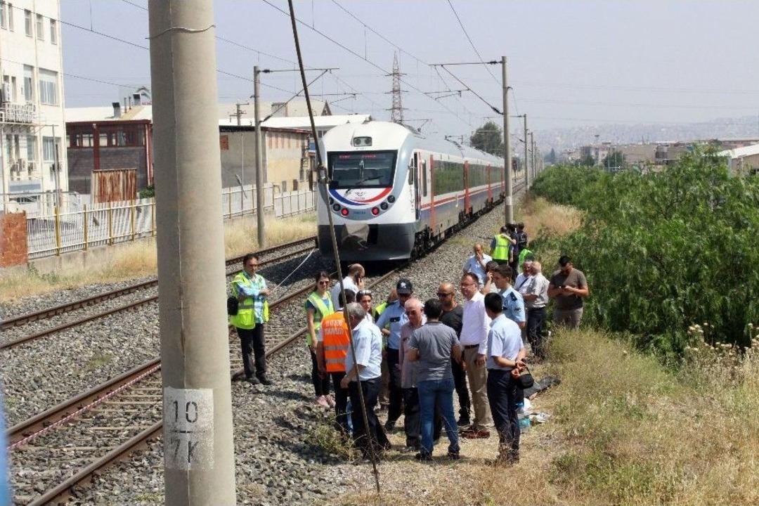 Liseli Gen&ccedil;, Trenin &Ccedil;arpmasıyla Can Verdi