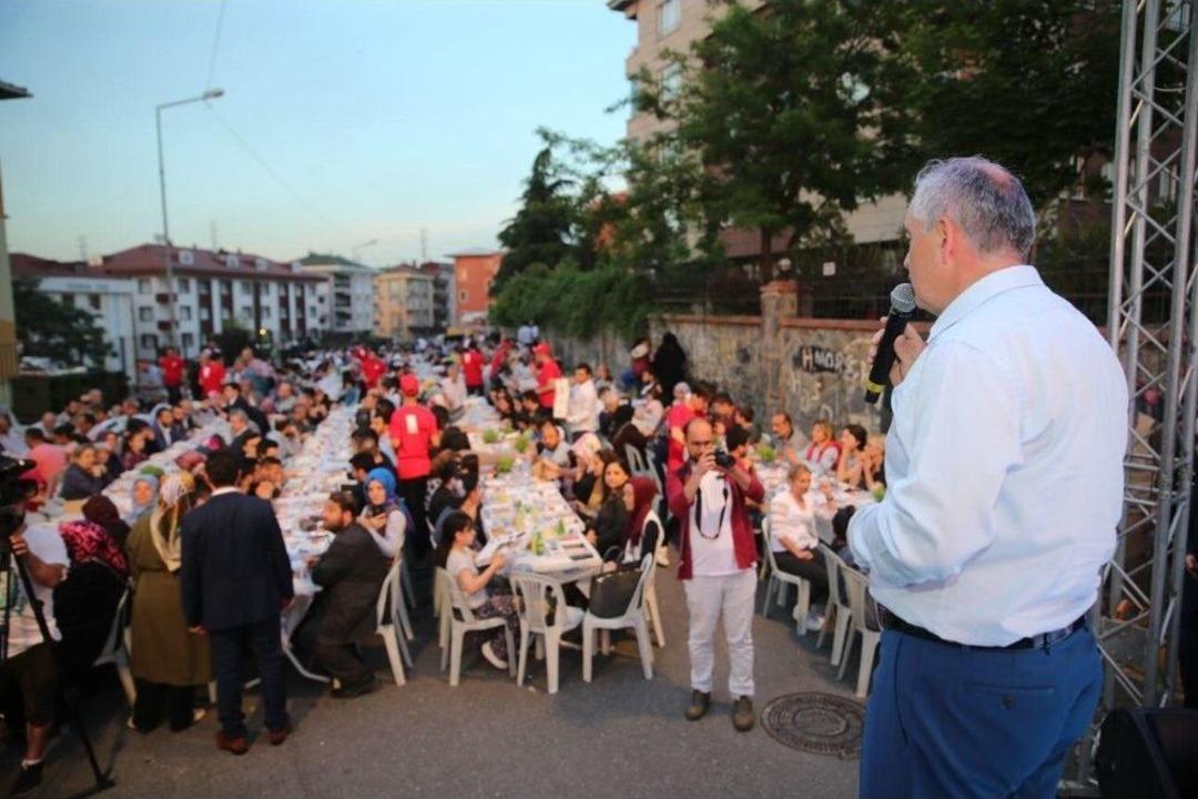 Ey&uuml;psultan&rsquo;da Ramazan&rsquo;ın İlk Haftasında 12 Bin 500 Kişi İftarda Buluştu