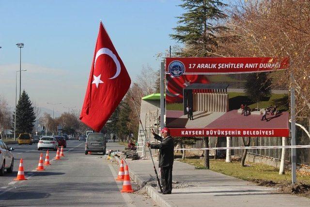 15 Asker İçin Yapılan Anıt Durak’ta Çalışmalar Devam Ediyor