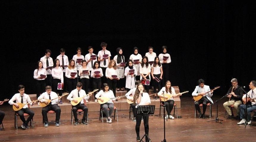 K&uuml;&ccedil;&uuml;k&ccedil;ekmece&rsquo;de &ldquo;ben De Yazarım&rdquo; Yarışması&rsquo;nın &Ouml;d&uuml;lleri Sahiplerini Buldu