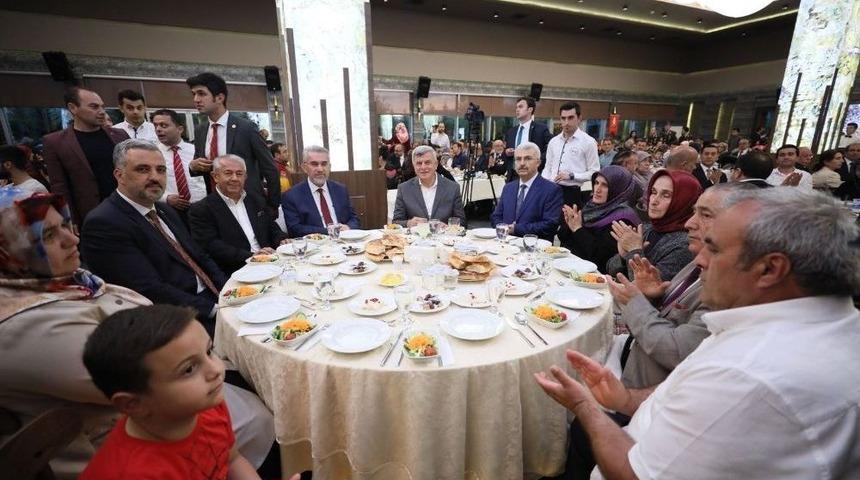 Başkan Karaosmanoğlu: &ldquo;şehitlerimizin Ruhunu Şad Etmek İ&ccedil;in &Ccedil;alışıyoruz&rdquo;