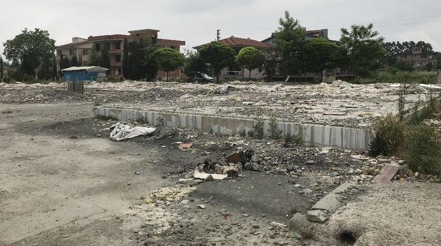 Öğrenci Velileri Yıkılan Okullarını Geri İstiyor