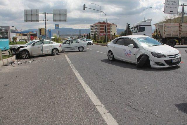 Elazığ’da Trafik Kazası: 2 Yaralı