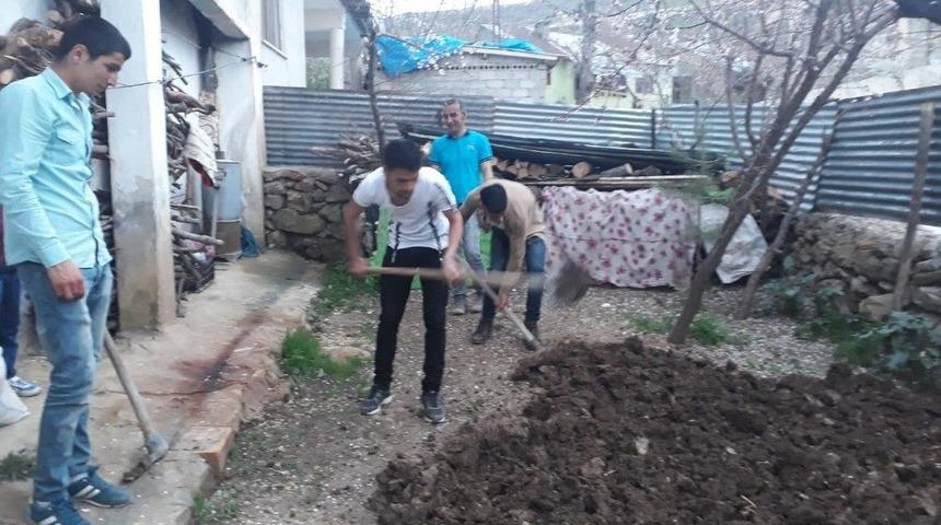 Sınırda &Ccedil;ift&ccedil;ilerin Mesaisi Erken Başladı