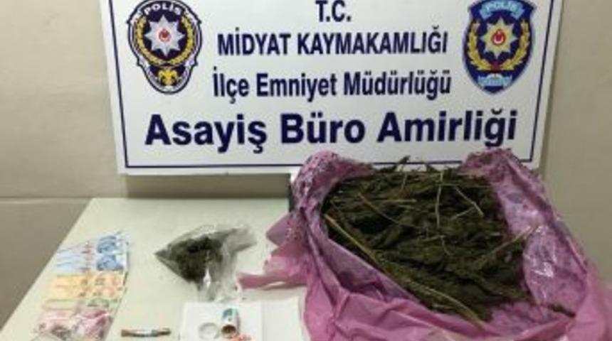 Midyat&rsquo;ta 2 Kilogram Esrar Ve 50 Adet Hap Ele Ge&ccedil;irildi