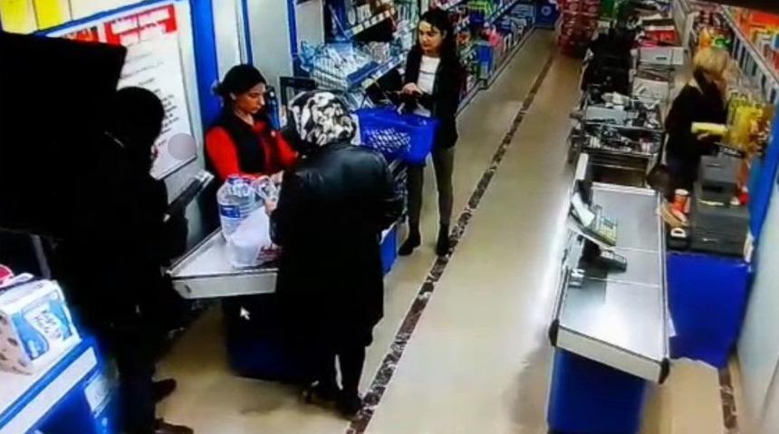 Pompalı T&uuml;fekli Kar Maskeli Soygunda M&uuml;şteri Rahatlığı