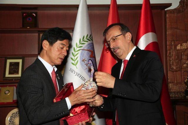 Japon Büyükelçisi Miyajima, Belediye Başkanı Seçen’i Ziyaret Etti