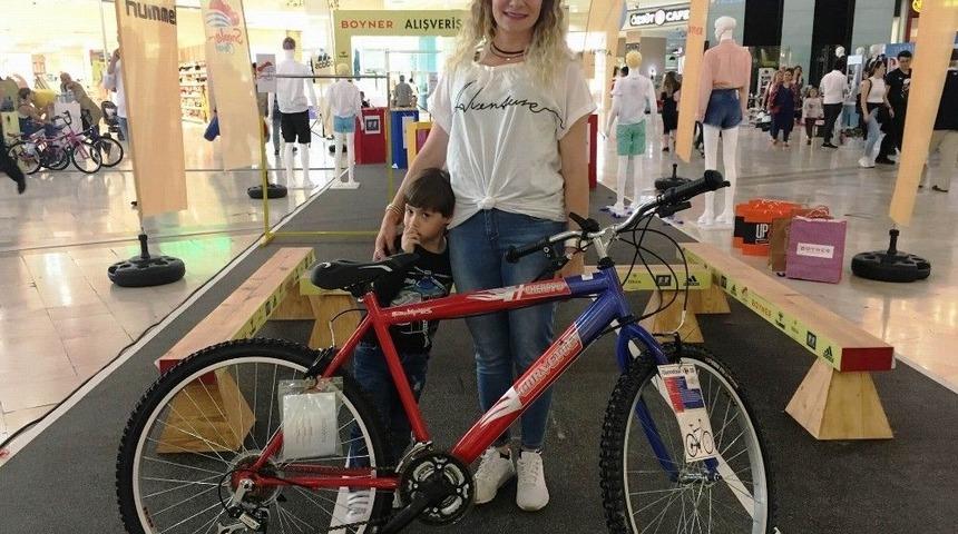 Tekira Avm&rsquo;den Hediye Yağmuru