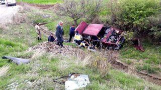 Otomobil Şarampole Yuvarlandı: 3 Yaralı