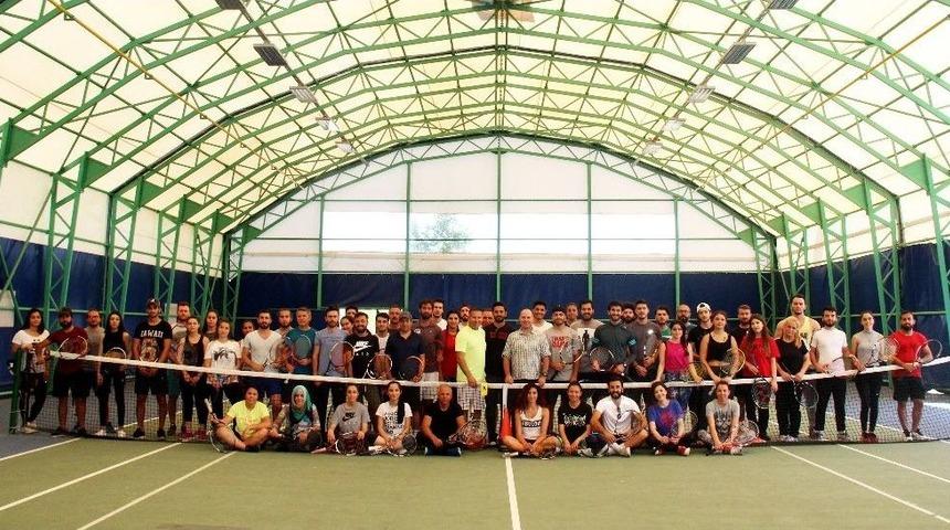 Msk&uuml;&rsquo;de Tenis Antren&ouml;rl&uuml;k Kursu