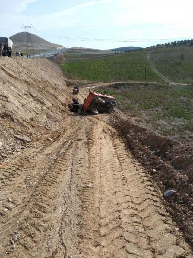 Manisa’da Traktör Devrildi: 1 Ölü